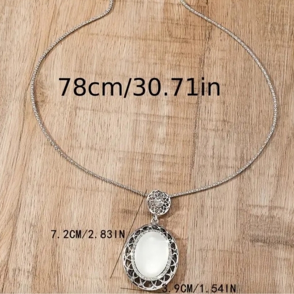 Necklace with pendant big pendant - Picture 2 of 3